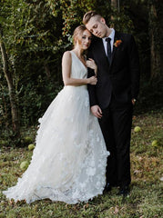 A-Line V-Neck Sleeveless Wedding Dress with Appliques