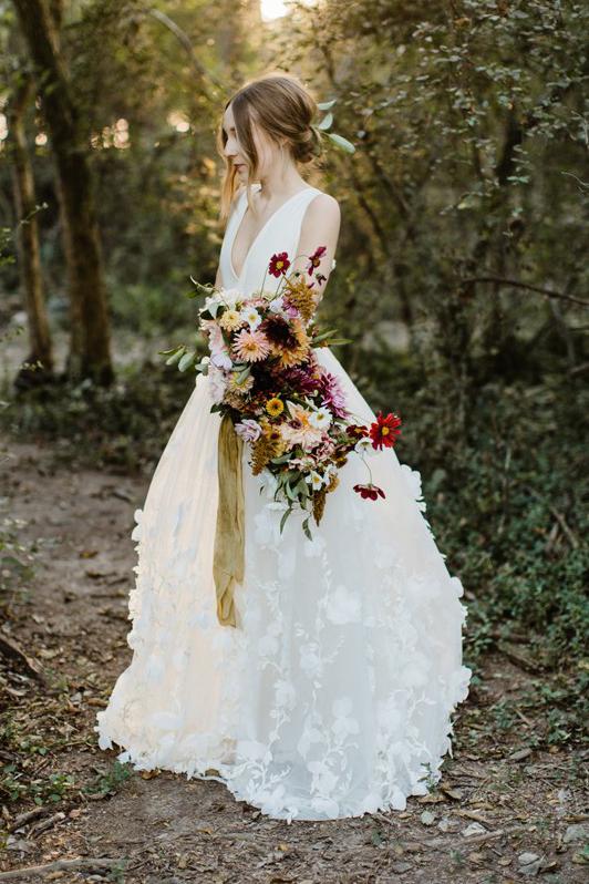 A-Line V-Neck Sleeveless Wedding Dress with Appliques