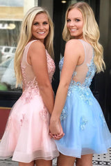 A-Line V-Neck Short Prom Dress with Lace Applique