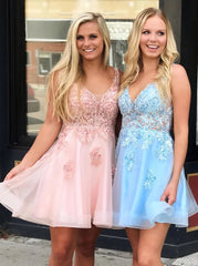 A-Line V-Neck Short Prom Dress with Lace Applique