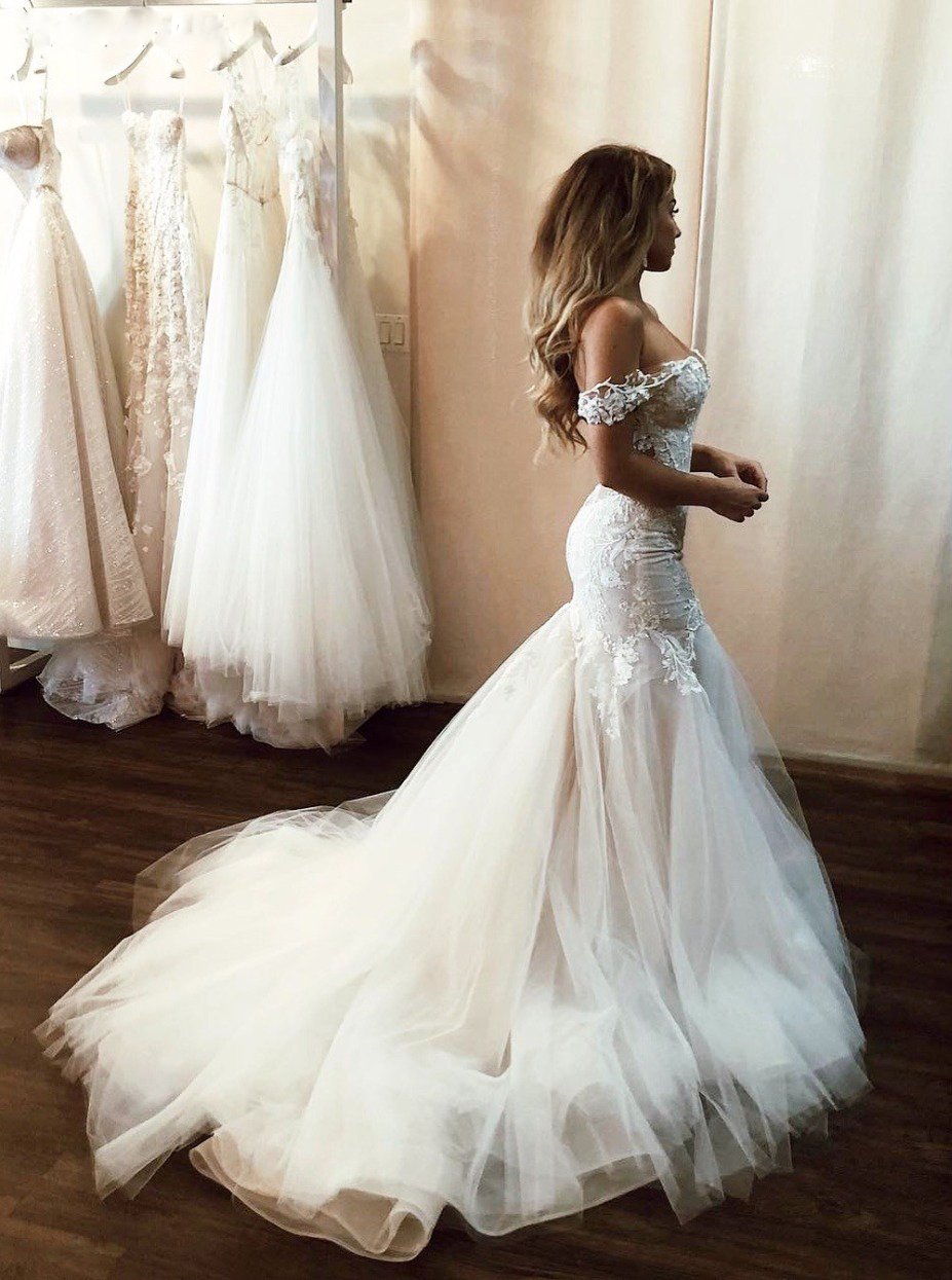 Stunning Off Shoulder Mermaid Lace Applique Wedding Dresses with Tulle Skirt