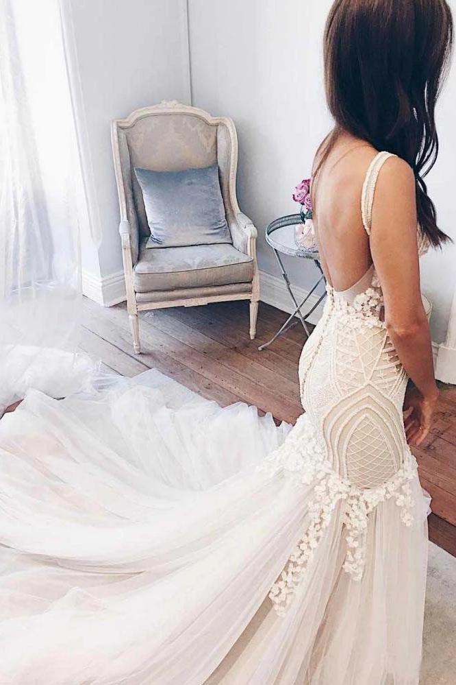 Gorgeous Tulle Mermaid V-Neck Lace Backless Wedding Dress