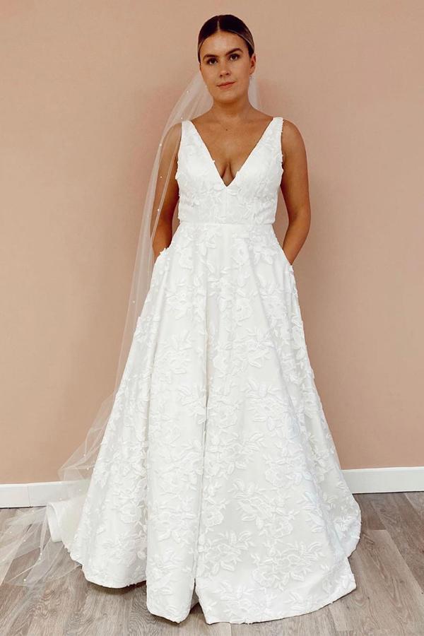 A-Line V-Neck Floral Lace Backless Plus Size Wedding Dress