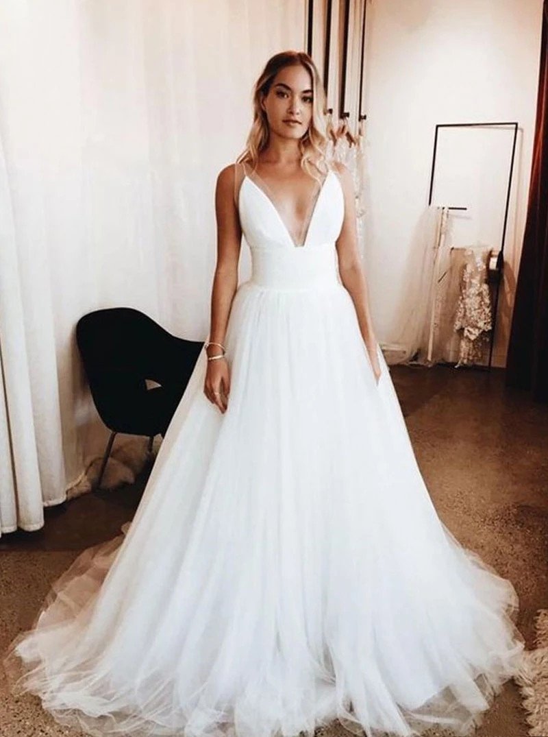 Elegant White Plunge Neckline Tulle Simple Wedding Dresses