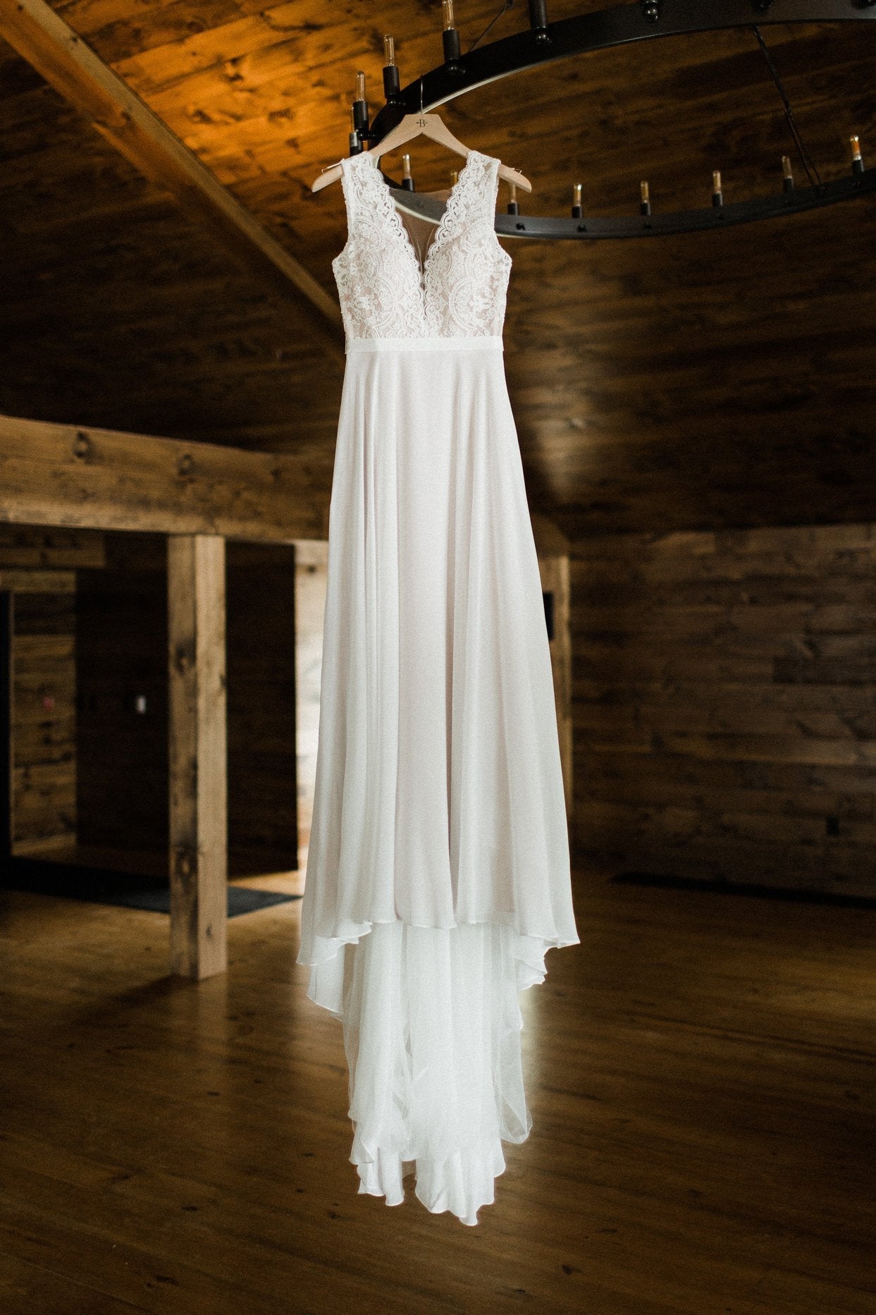 A-Line Sheer Round Neckline Lace Chiffon Beach Wedding Dress