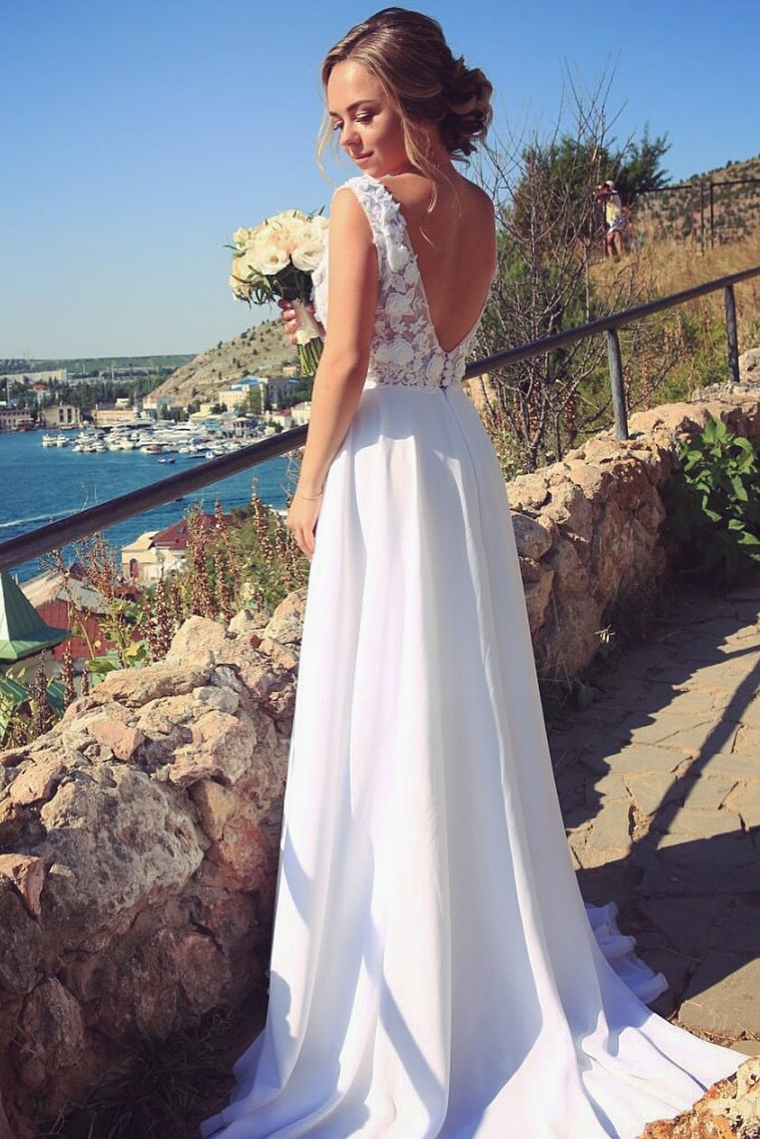 White A-Line V-Neck Chiffon Beach Wedding Dresses with Appliques