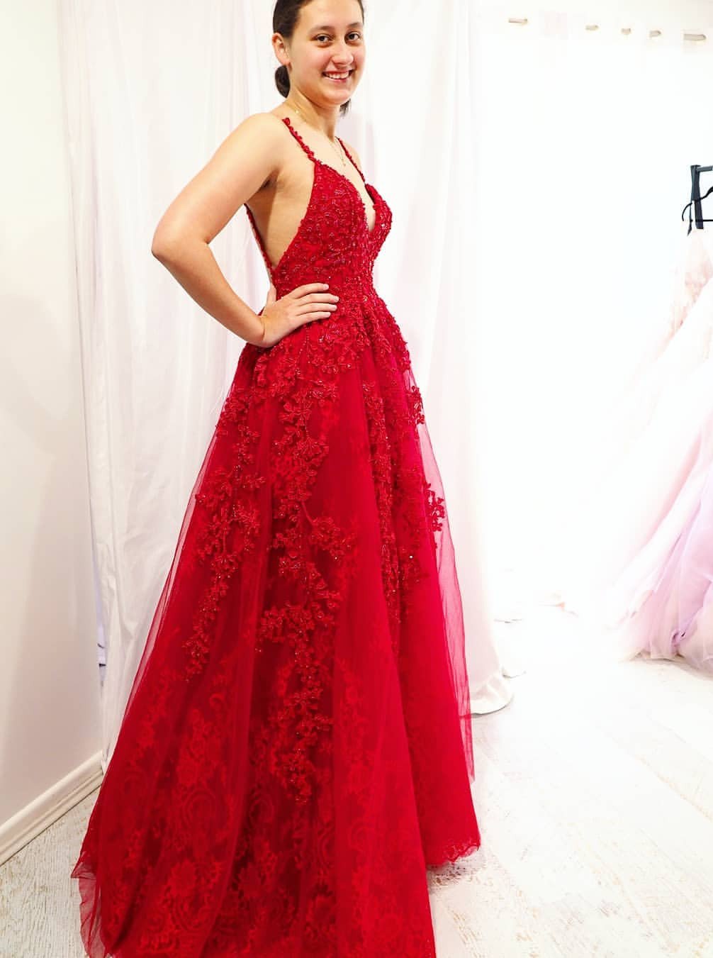 Backless Red Long Prom Dress, V-Neck Appliqued Sleeveless Evening Gown