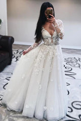 Princess Tulle Long Sleeves Wedding Dresses with Appliques