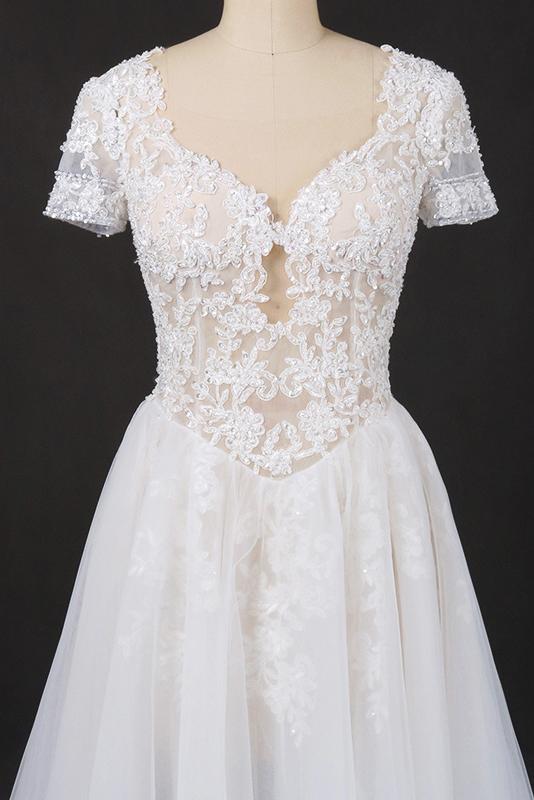 A-Line Short Sleeves Lace Appliques Wedding Dress Keyhole Back Bridal Gown