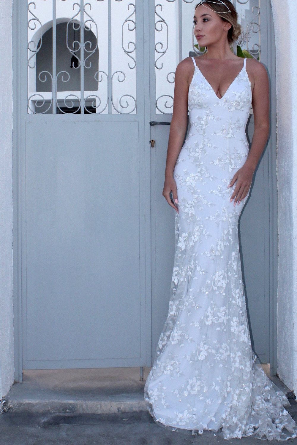 Fancy Backless Mermaid White Lace Tulle Wedding Dress