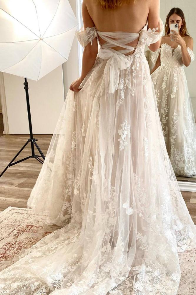 A-Line Backless Boho Wedding Dress with Appliques Lace