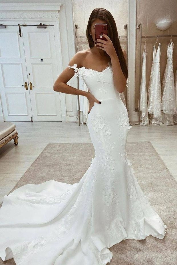 Elegant Off-the-Shoulder Mermaid Applique Long Wedding Dress