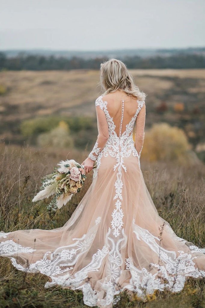 Elegant Long Sleeves Boho Sheath Wedding Dress with Appliques