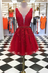 A-Line V-Neck Lace Short Prom Dresses, Red Graduation Homecoming Dresses